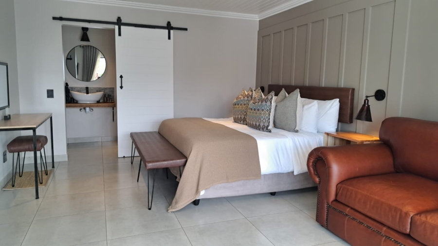 9 Bedroom Property for Sale in Westcliff Western Cape